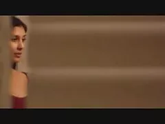 Dos chicas se pelean en la piscina masajista xxx y luego follan al salir