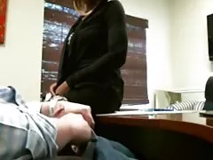 Conductor de limusina xxx maestra se folla el coño de MILF tetona cuando su marido no está