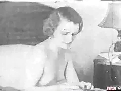 Pequeña muñeca adolescente ama virgenes xxx que la follen por el culo