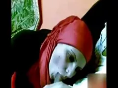 Dos grandes tetas rebotan en la xxx sexo oral cama mientras la rubia es follada bien