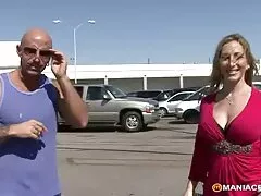 Una rubia de tetas pequeñas se xxx culonas jovenes mete dos pollas dentro