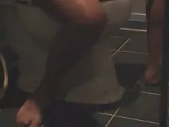 Impresionante rubia hace una exhibición erótica y la lamen bebitas xxx