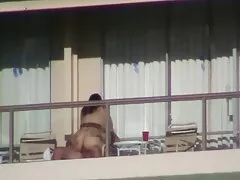 Hombre sabe cómo xxx blanca nieves hacer feliz a una nena adolescente usando su vara