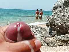Morena de pies sexys es follada por el pelisxporno coño en un club
