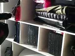 Una nena xxx maduras anal morena está recibiendo una polla dentro de su coño mojado aquí
