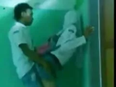Adolescentes peliculaspornogratis en minifalda se turnan para montar tu gran polla