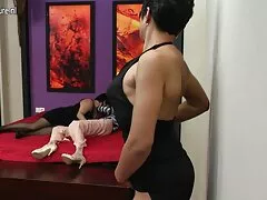Chico tiene gran oportunidad travestis xxx de follar con Alexis Fawx en ausencia de su marido