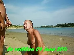Una rubia se mete los dedos en el coño de forma pervertida y penes enormes xxx hace gemidos