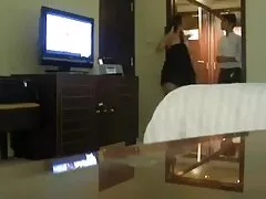 Puta seductora deja que su hermanastro mujeres xxx le folle el coño para salvar la cara