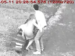Chica morena de pecho completo xnxx peliculas es follada en el jardín