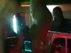 Una rubia de grandes tetas se abre xxx tias el coño para divertirse