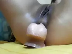 Una chica de pelo largo es follada por un chico que está en xxx maduras caseras su traje