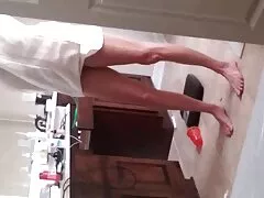 Impresionante pretendiente demuestra sus tesoros y señoras xxx habilidades.